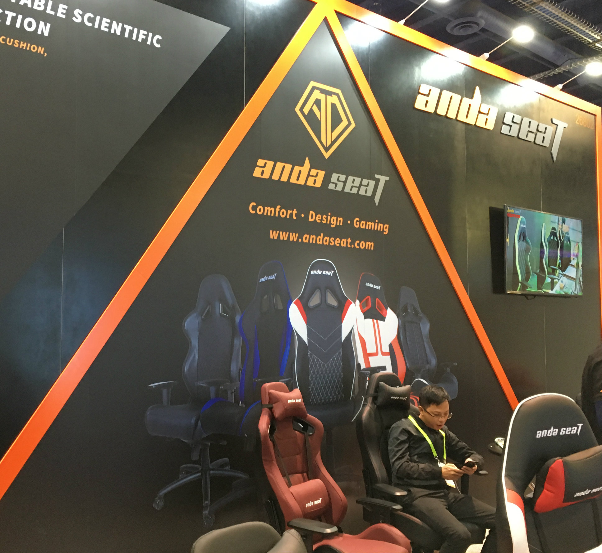 Anda Seat @ CES